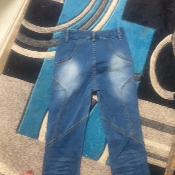 Jeans with back seam detail. XS never worn - Picture 2 of 2